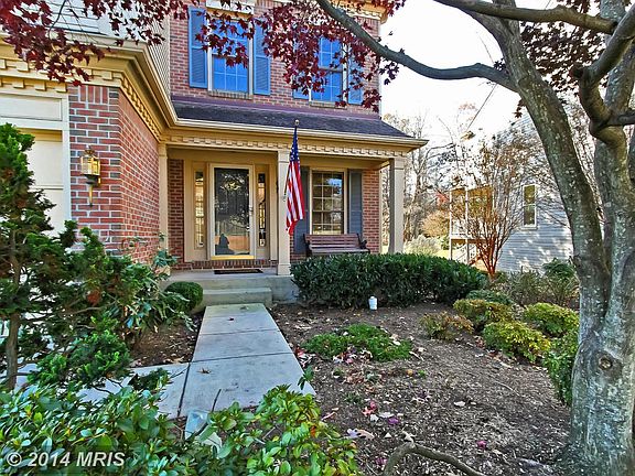 3rd image of 3833 Parkland Dr