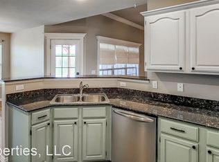2335 N Cornwall Ave, Fayetteville, AR 72704