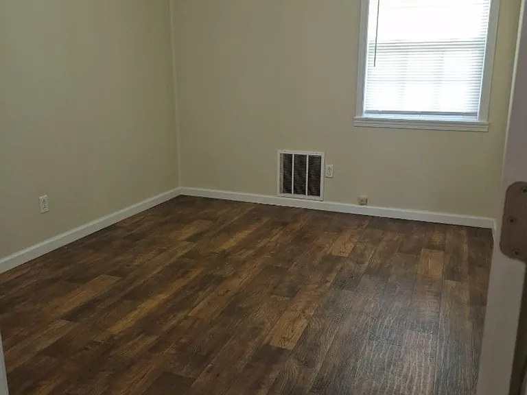 506 Hopwood St — Photo 7