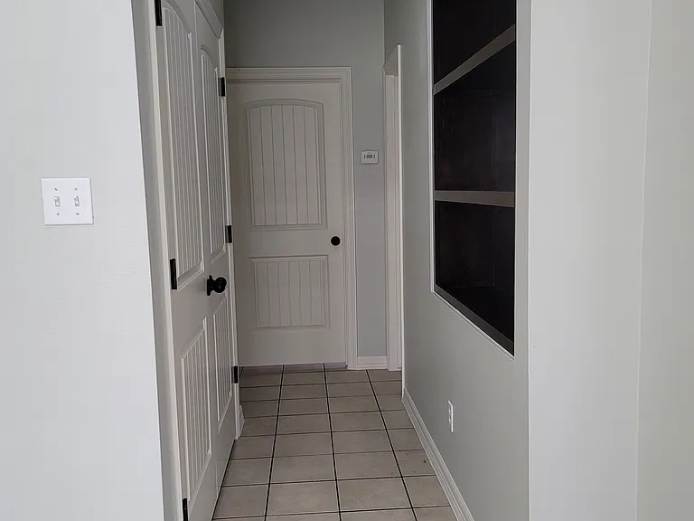 503 E 3rd St #4 — Photo 6