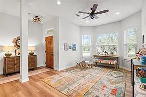 404 Cargill Dr — Photo 3