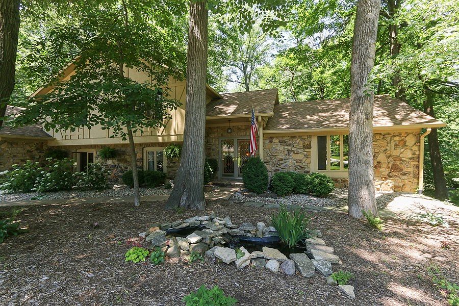 2nd image of 938 Briarwood Dr