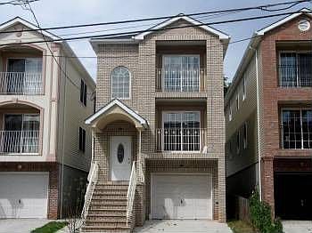2nd image of 27 Butler St