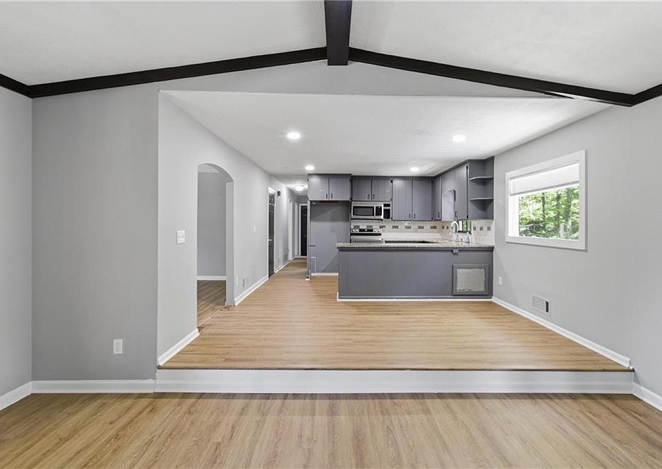 1st image of 562 Hidden Hills Ct