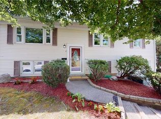 13 Larchmont Dr, Coventry, RI 02816