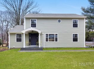 729 Burroughs Rd, Fairfield, CT 06825