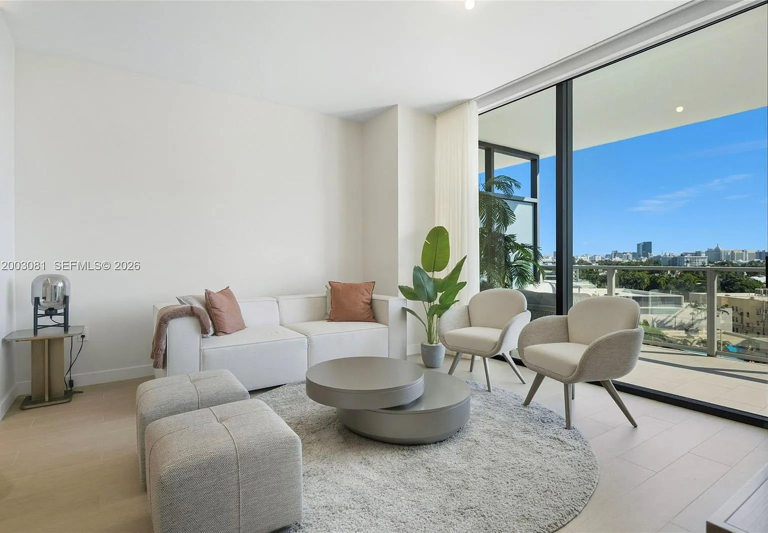 1 bed, 1.5 bath, 732 sqft, $7,500 — Photo 3