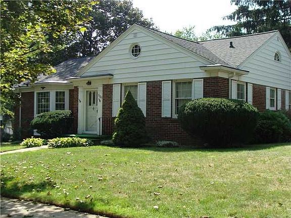 2nd image of 501 Woodland Dr