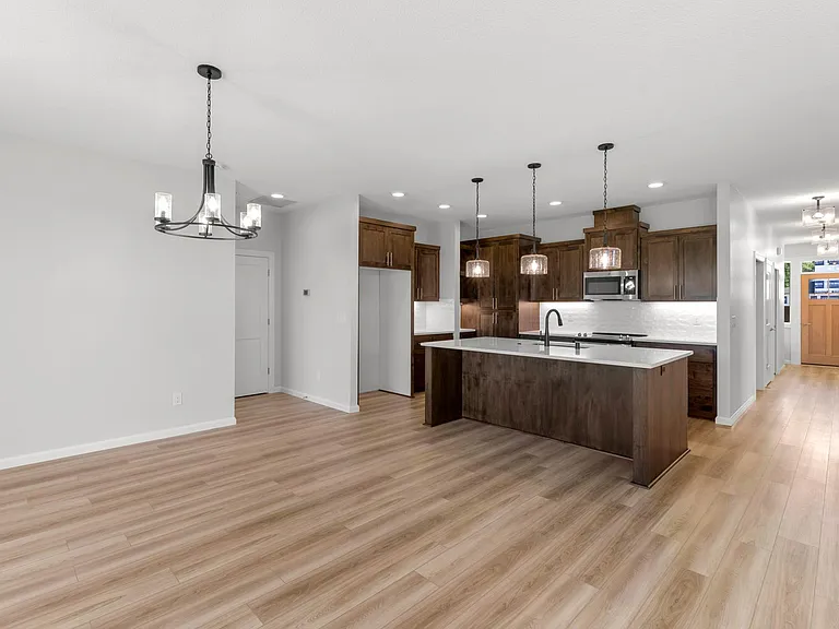 1524 W 14th Ave — Photo 18
