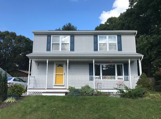 103 Stanfield St, Warwick, RI 02889