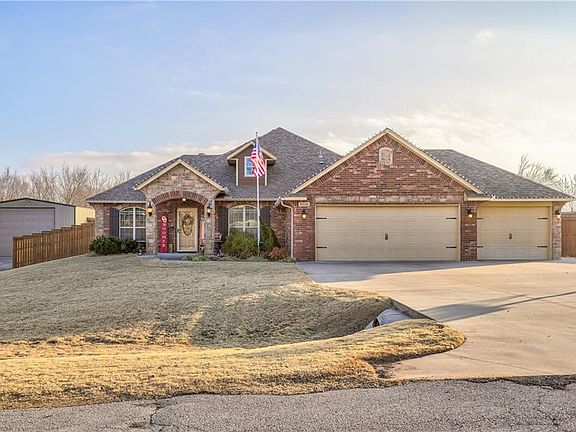 2nd image of 3018 Creekview Dr