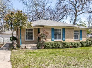 576 Peavy Rd, Dallas, TX 75218