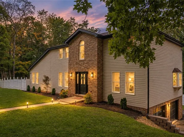 328 Comstock Dr, Irwin, PA 15642