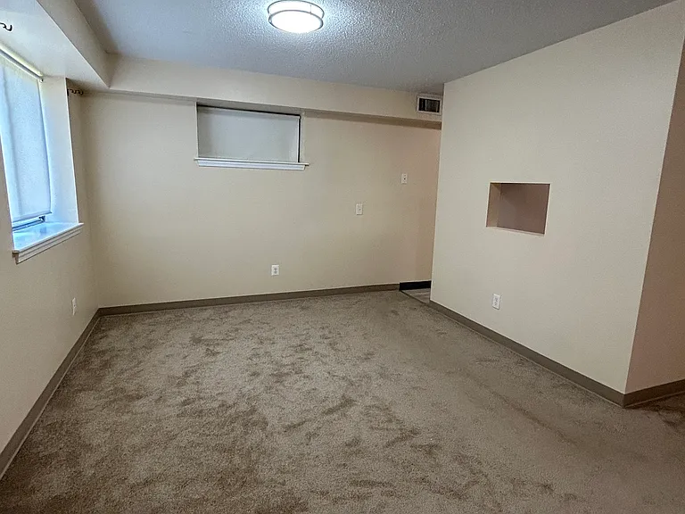 142 Van Zandt Ave #103 — Photo 4