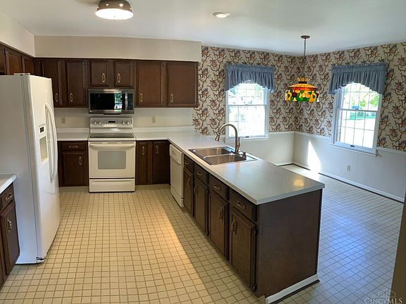 3rd image of 1708 N Breiel Blvd