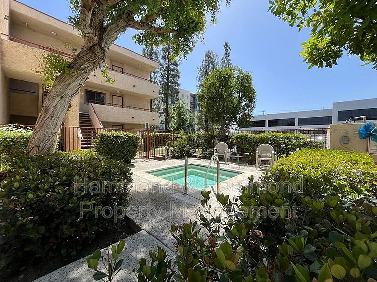 6825 Alabama Ave #310 — Photo 11