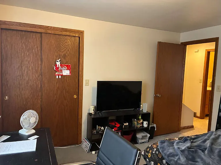 1215 State St #7 — Photo 9
