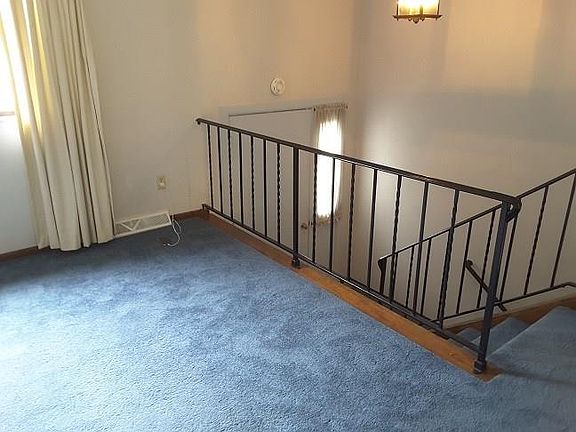 4th image of 319 Dewey St
