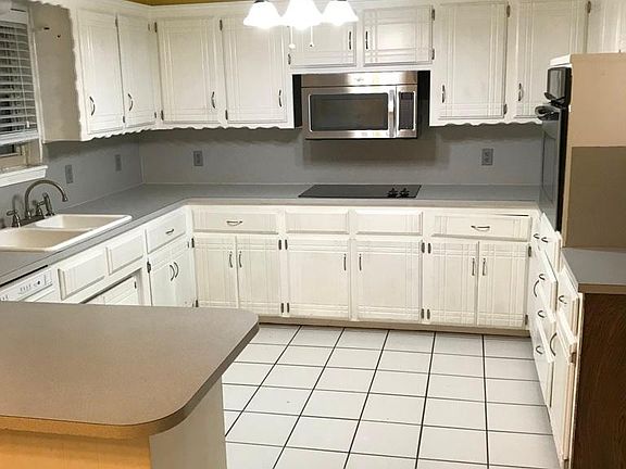 4th image of 1321 NE 20th Pl