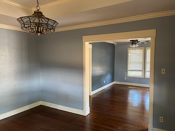 3rd image of 1901 W Park Ave