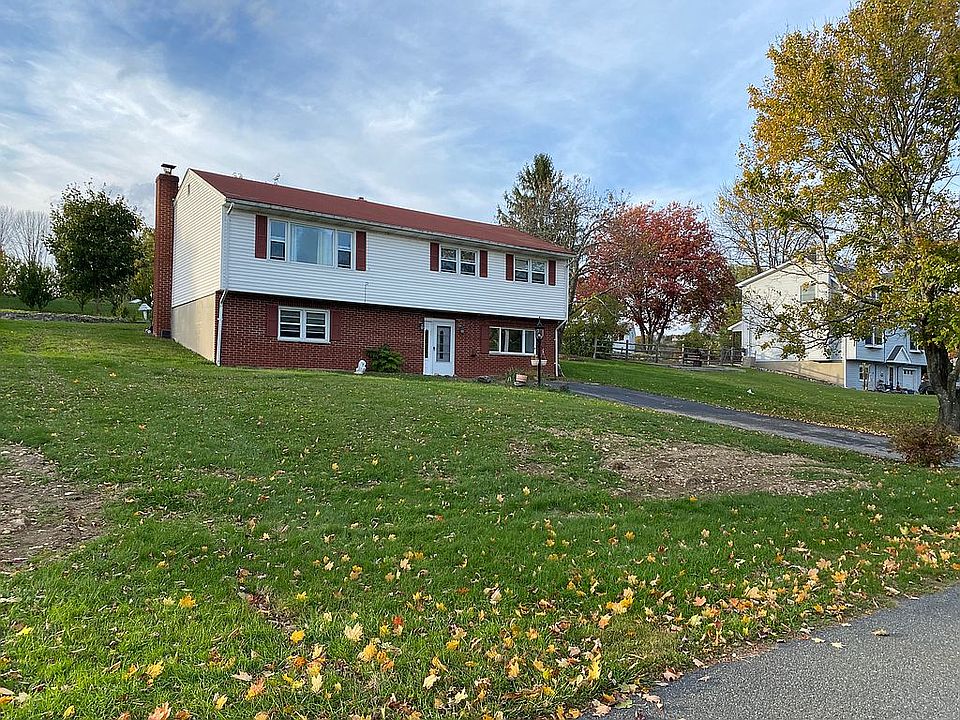 1st image of 5 Courtland Dr