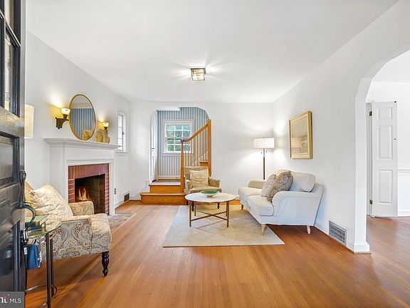 3rd image of 4526 44th St NW