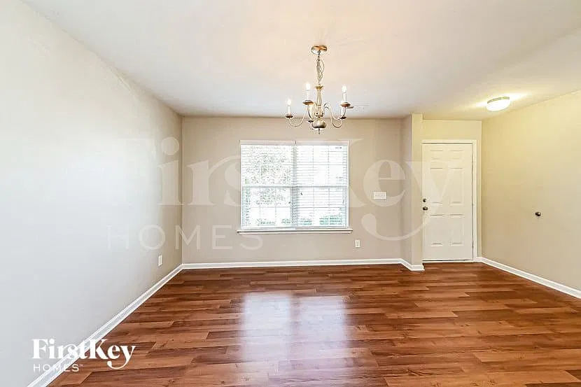 3 bed, 2.5 bath, 2120 sqft, $2,560 — Photo 4