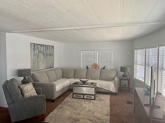 2nd image of 224 N Harbor Dr
