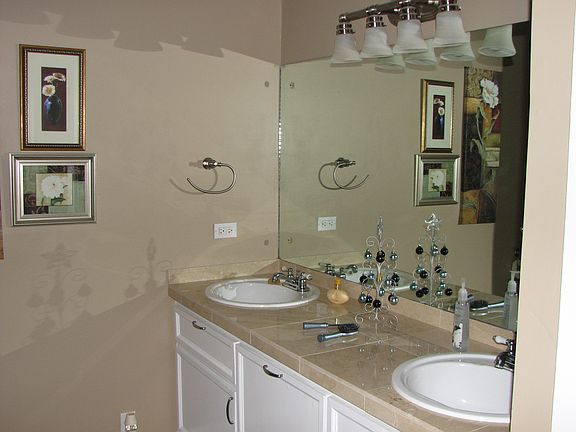 4th image of 374 Hickory Meadow Ln