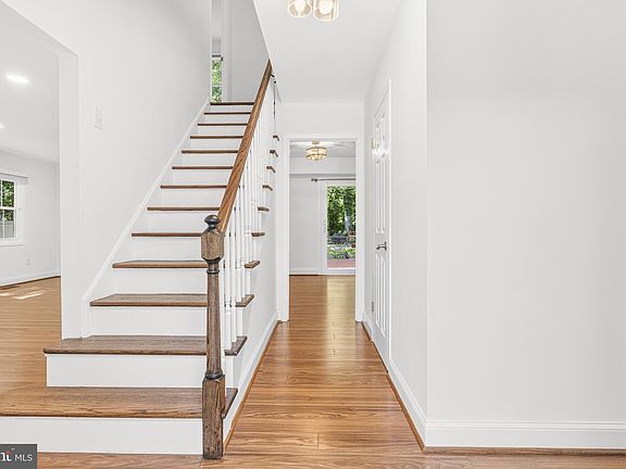 4th image of 9005 Eastbourne Ln