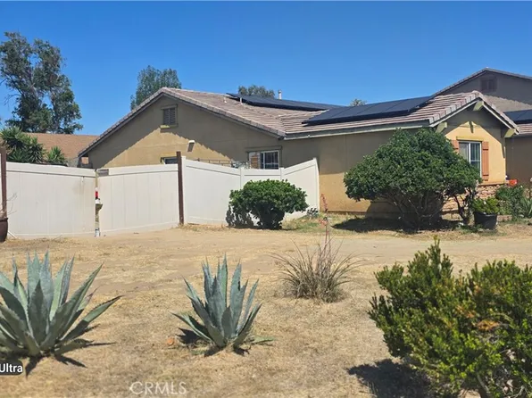 2412 Forest Grove Ln, Perris, CA 92571