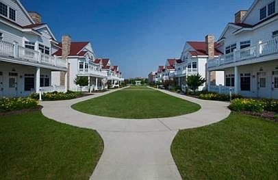 5th image of 819 Beachfront Dr #1