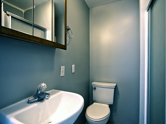 5th image of 816 E Grove St #2