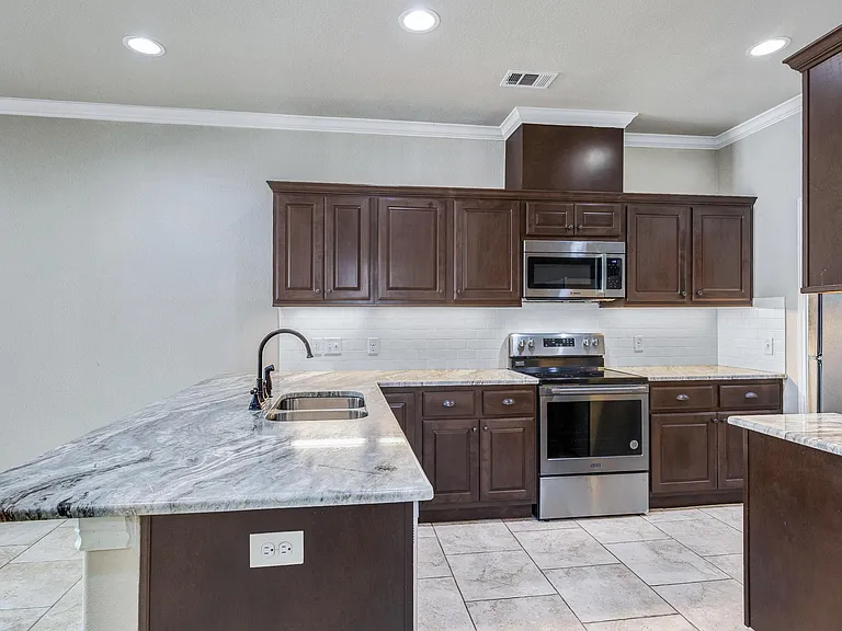 4355 Dawn Lynn Dr — Photo 6