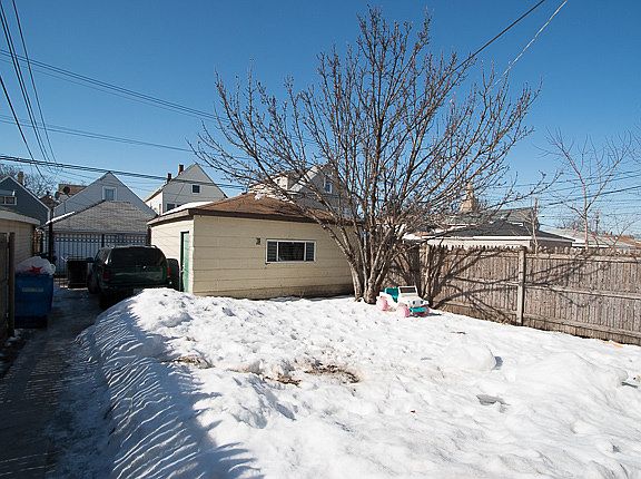 3rd image of 2234 N Lockwood Ave