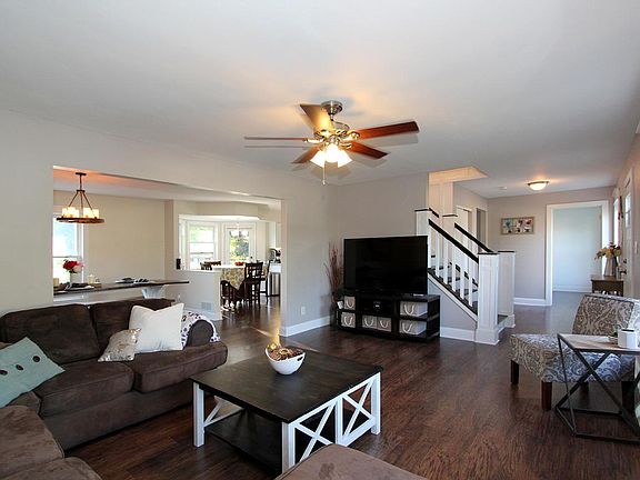 3rd image of 400 Ivy Glen Ct