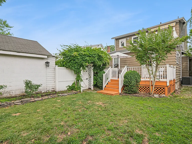 11 Brookwood Dr — Photo 16