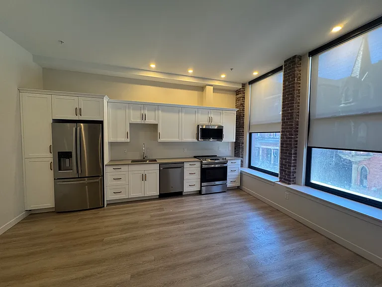 1585 Barrington St — Photo 22