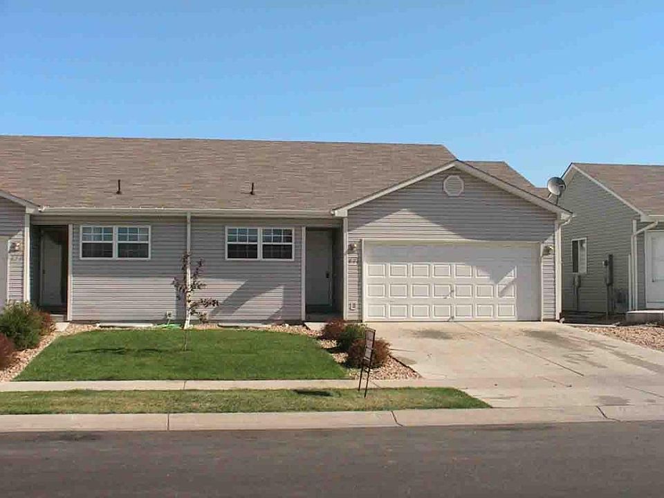 1st image of 877 E 20th Street Dr