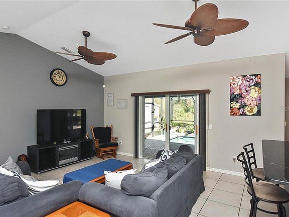 3rd image of 2186 Roscoe Ln