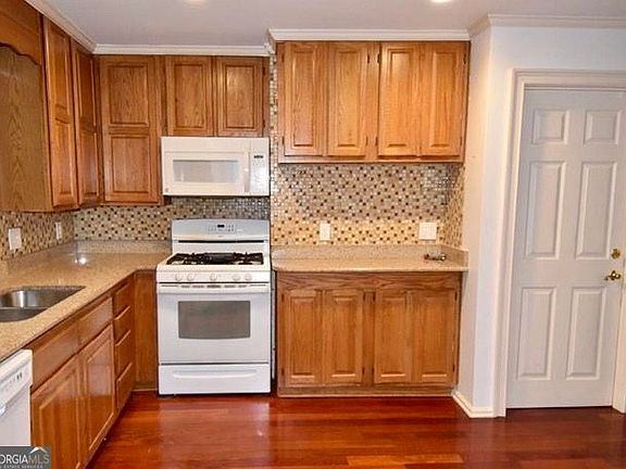 4th image of 8845 N River Pkwy APT 2A