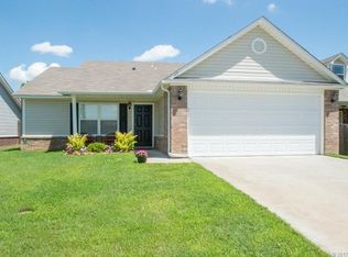 17 E Fairlane Pl, Sapulpa, OK 74066