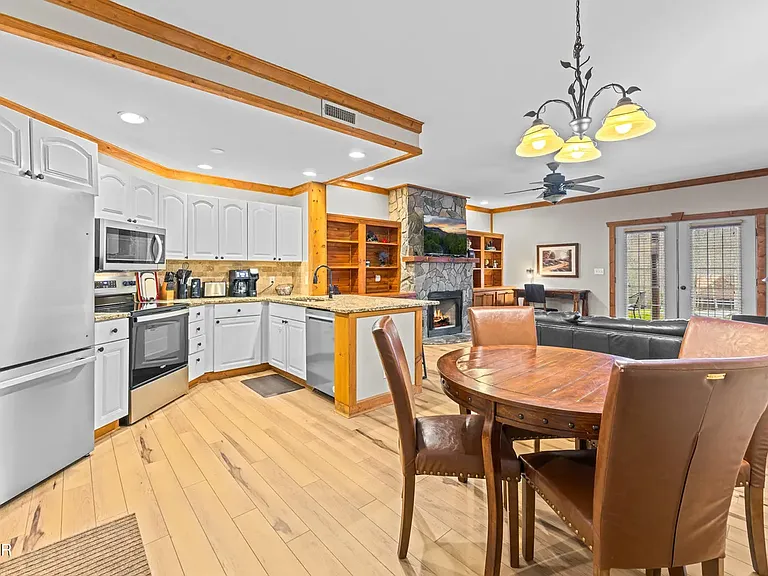 206 Forrest Loop Way #16 — Photo 3