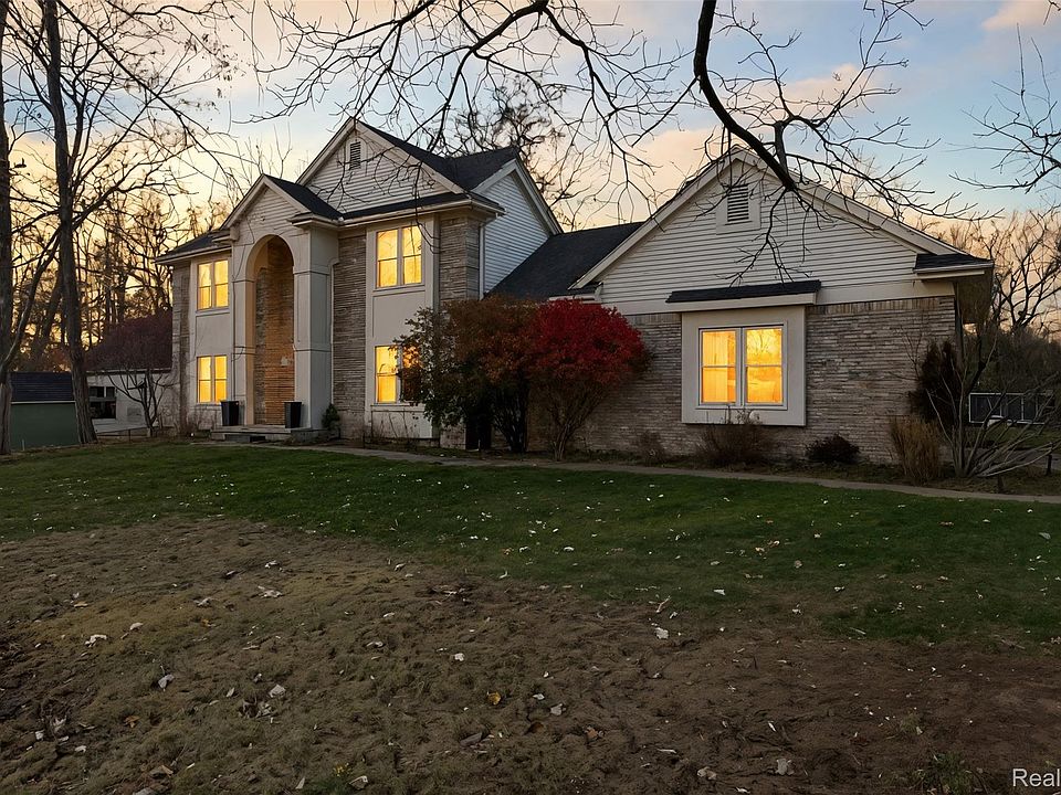 1st image of 6960 Long Ave
