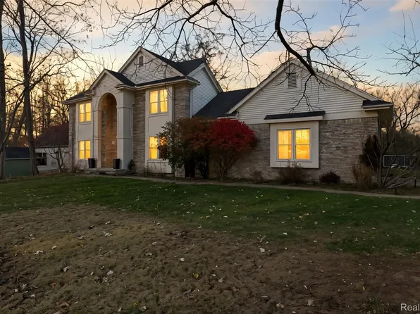6960 Long Ave, West Bloomfield, MI 48322