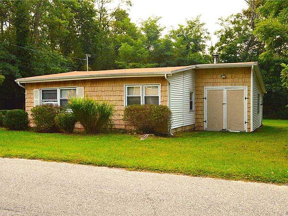 2nd image of 114 Cranberry Dr