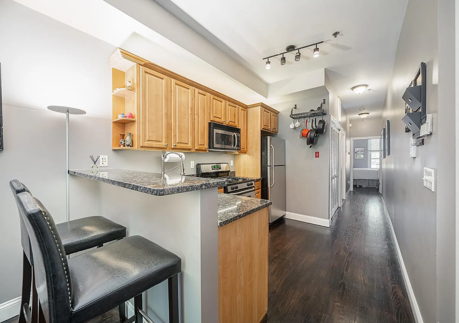 1 bed, $3,000 — Photo 2