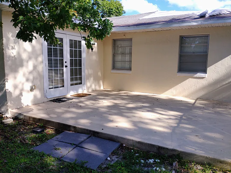 1067 York Way — Photo 32