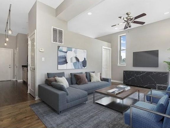 2nd image of 1226 N Greenview Ave #425