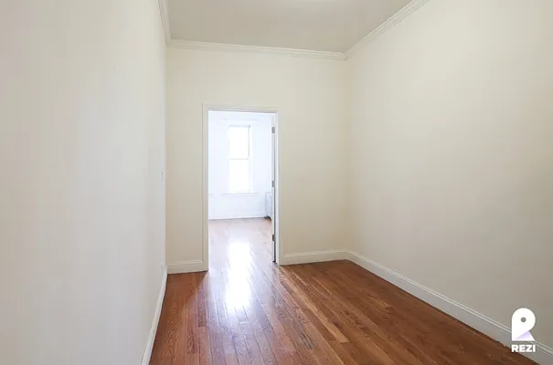 Rented by REZI | media 8